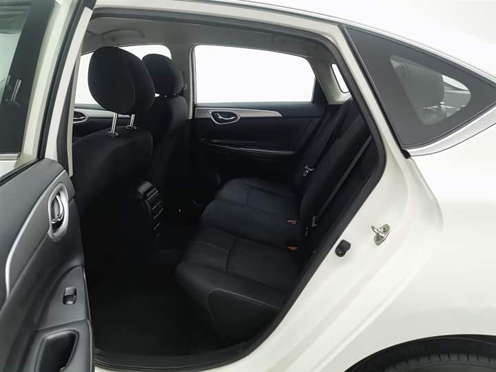 Фото 15 - Nissan Sylphy