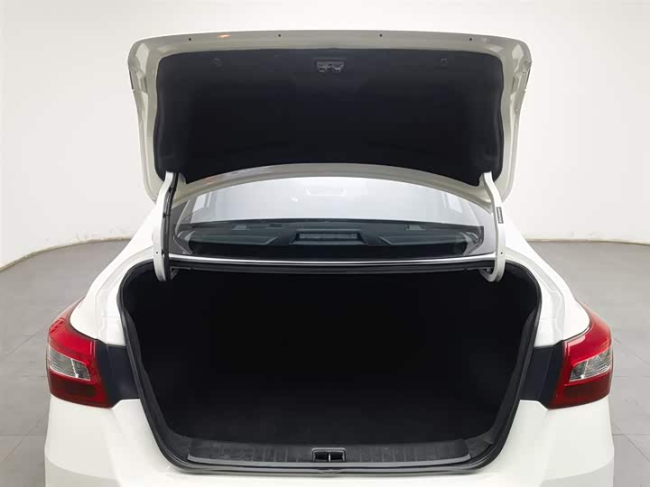 Фото 16 - Nissan Sylphy