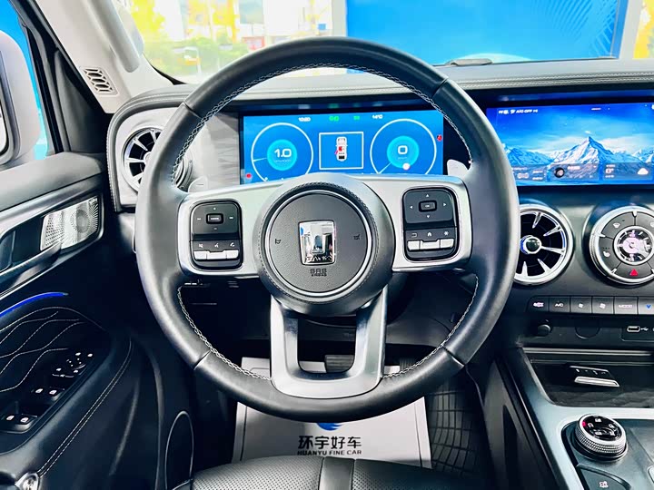 Фото 19 - Tank 300