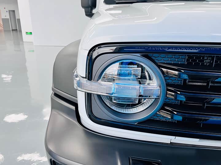 Фото 5 - Tank 300