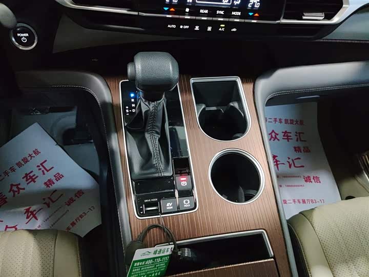 Фото 14 - Toyota Sienna