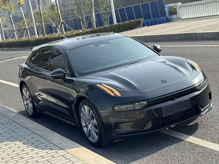 Фото 3 - Zeekr 001