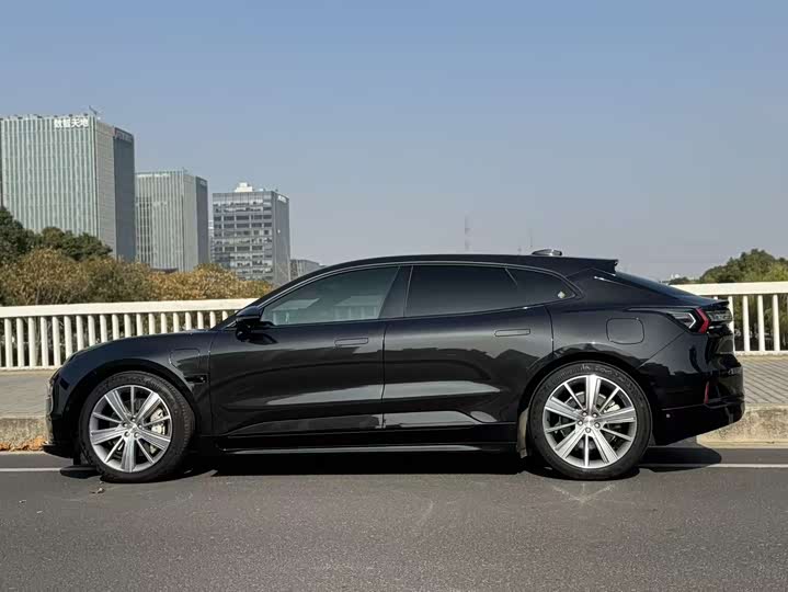 Фото 4 - Zeekr 001