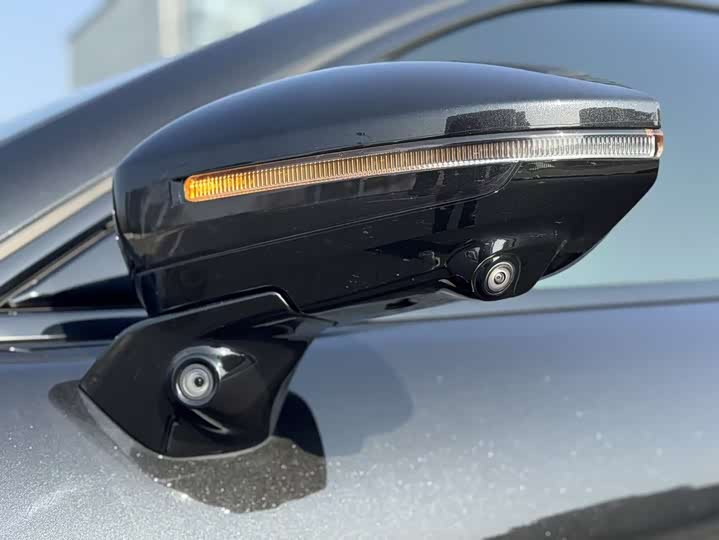 Фото 6 - Zeekr 001