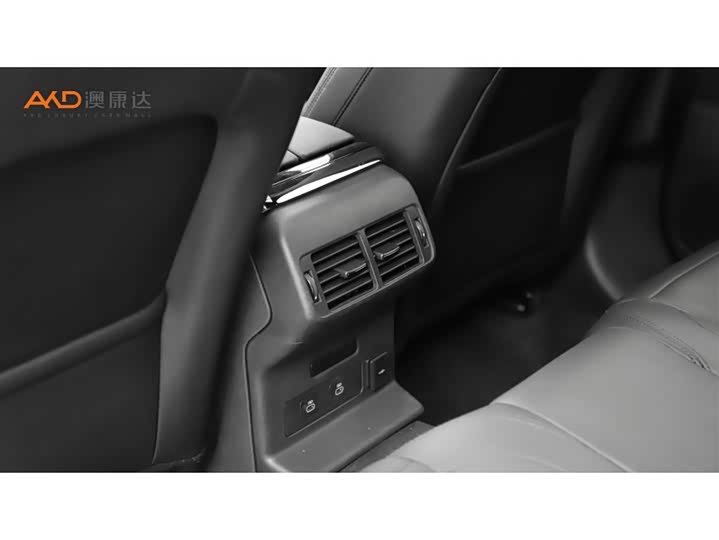 Фото 9 - Land Rover Range Rover Velar