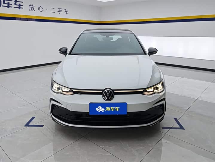 Фото 2 - Volkswagen Golf