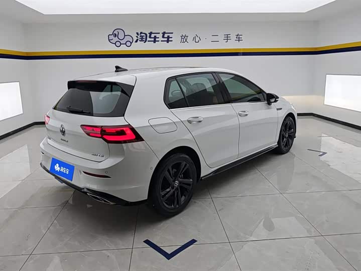 Фото 3 - Volkswagen Golf