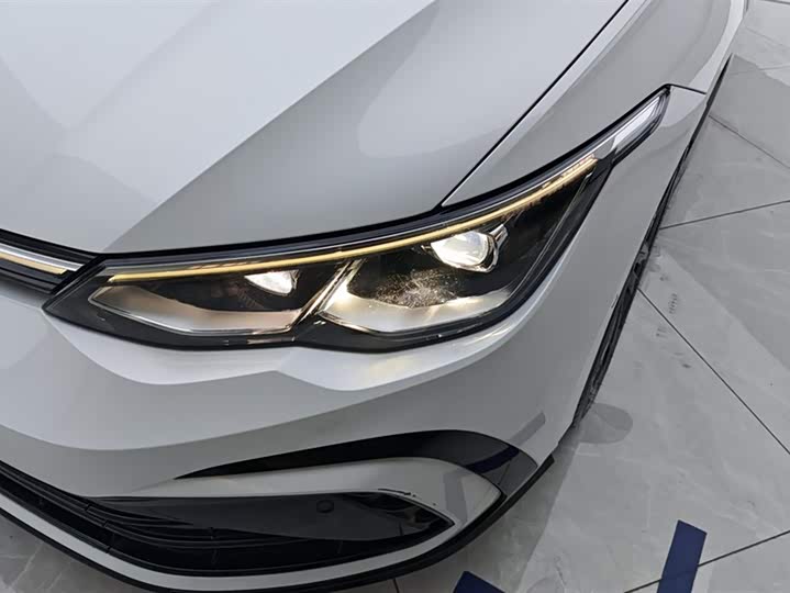 Фото 5 - Volkswagen Golf