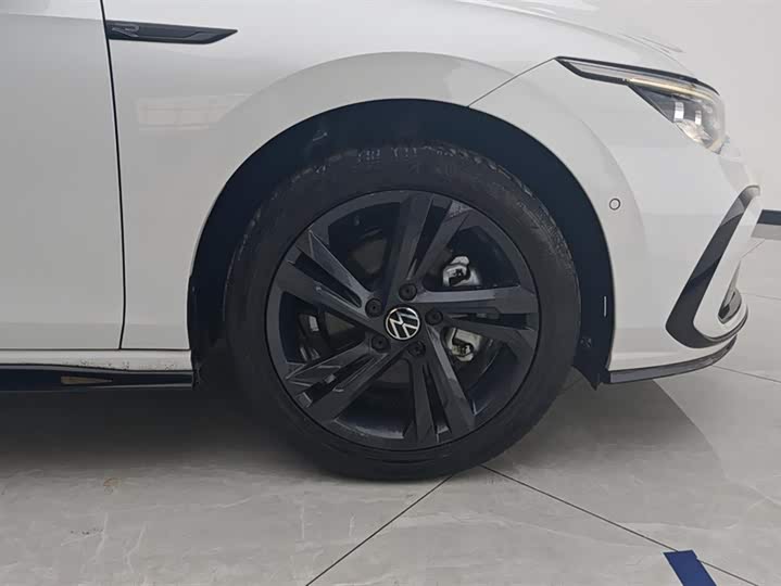 Фото 6 - Volkswagen Golf