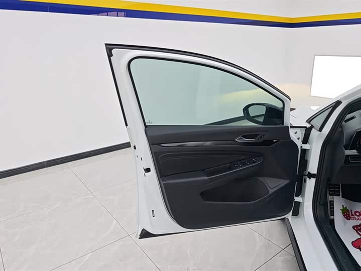 Фото 7 - Volkswagen Golf