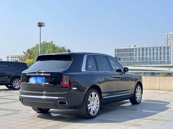 Фото 4 - Rolls-Royce Cullinan