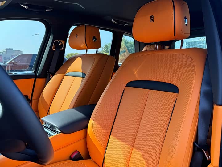 Фото 8 - Rolls-Royce Cullinan