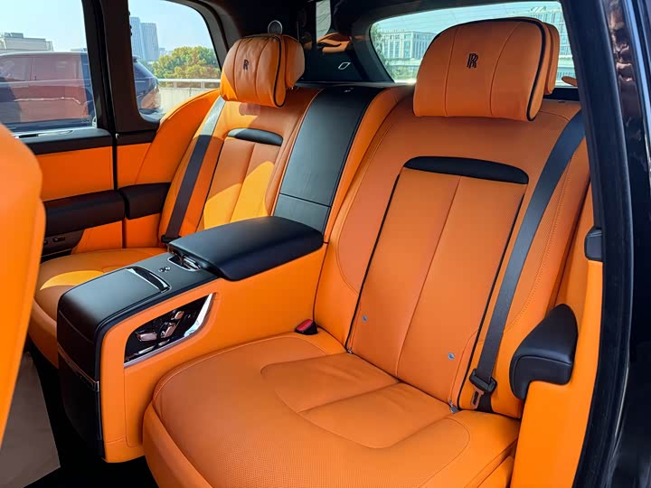 Фото 9 - Rolls-Royce Cullinan