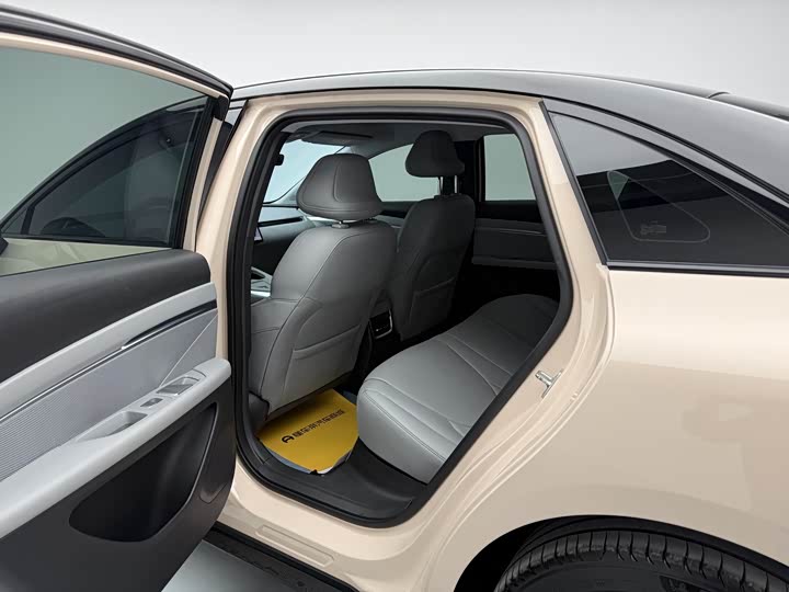 Фото 12 - XPeng Mona M03