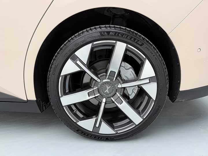 Фото 13 - XPeng Mona M03