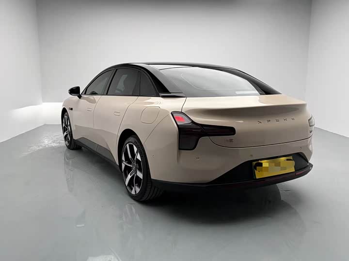 Фото 15 - XPeng Mona M03