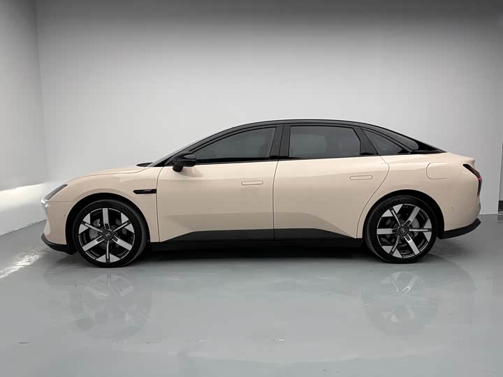 Фото 5 - XPeng Mona M03