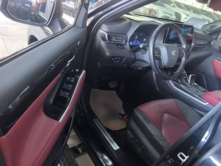 Фото 15 - Toyota Crown Kluger