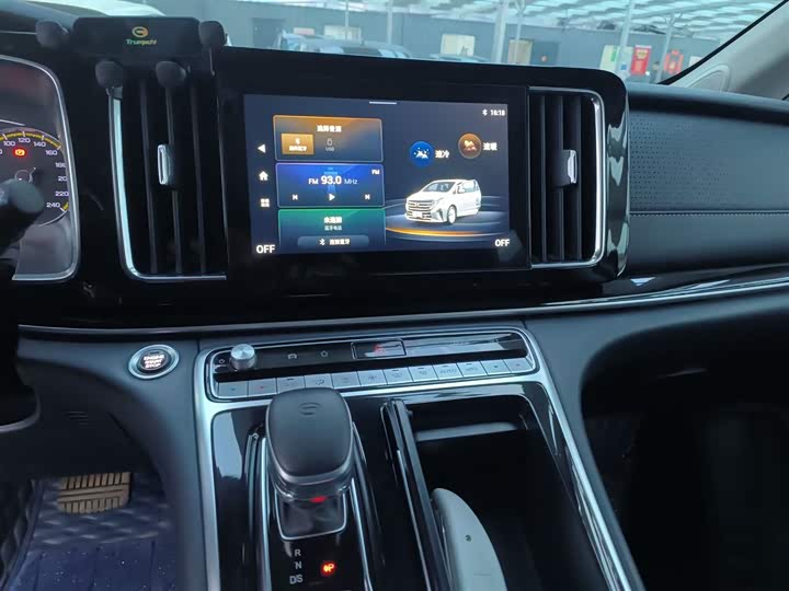 Фото 13 - GAC Trumpchi M8