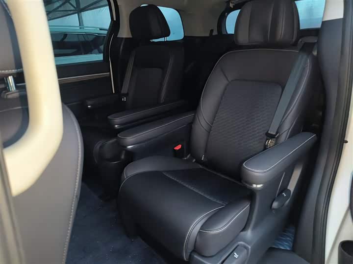 Фото 15 - GAC Trumpchi M8