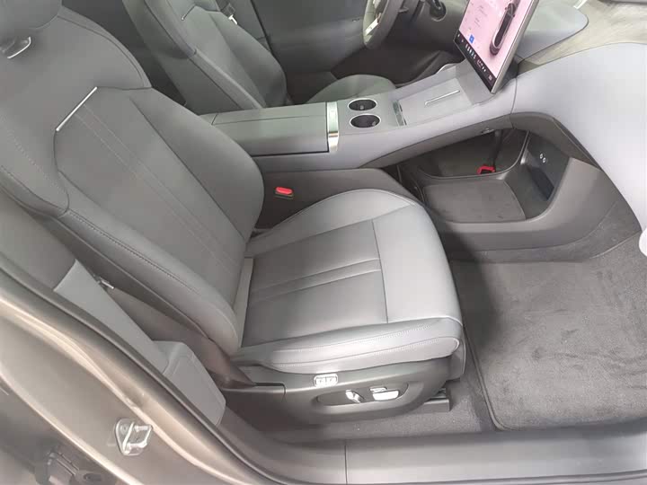 Фото 4 - Xiaomi YU7