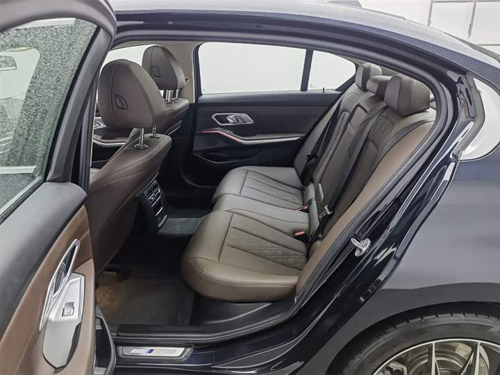 Фото 15 - BMW 3 Series