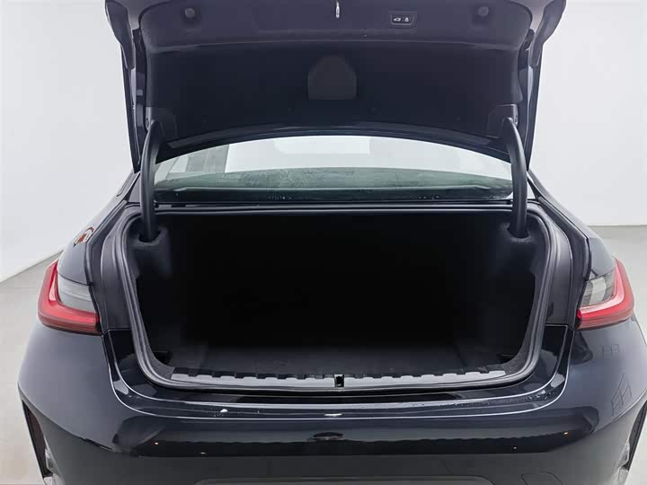 Фото 16 - BMW 3 Series