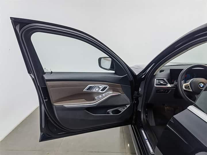 Фото 8 - BMW 3 Series