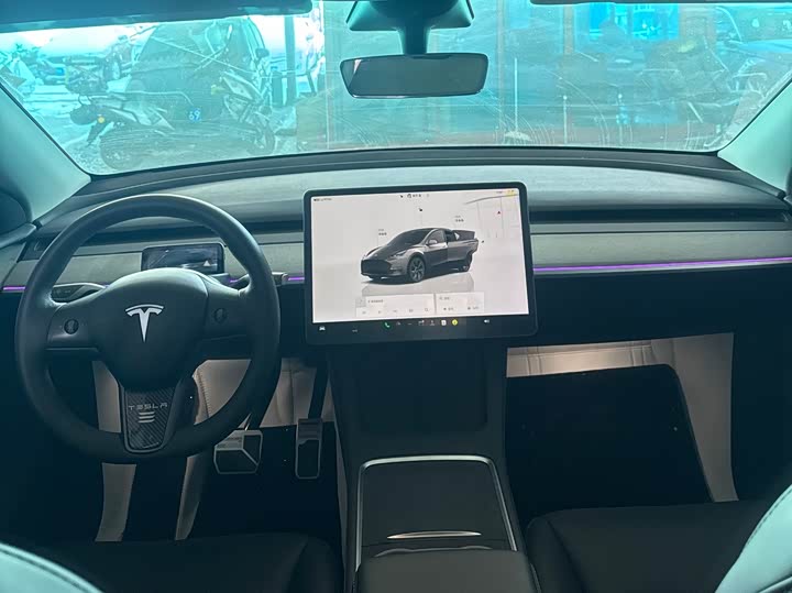 Фото 10 - Tesla Model Y