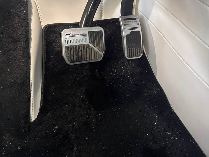 Фото 13 - Tesla Model Y