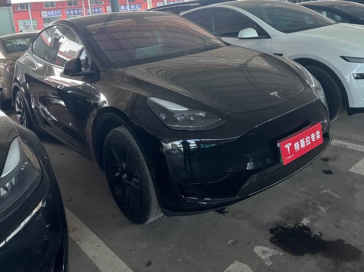 Фото 3 - Tesla Model Y