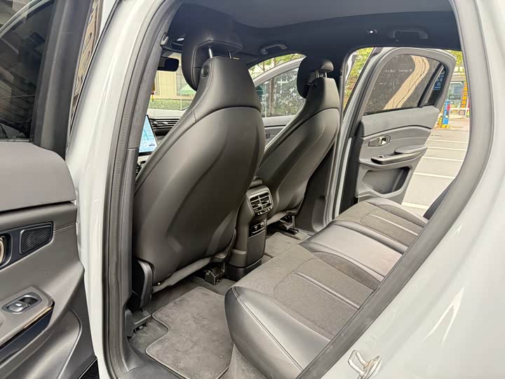 Фото 6 - Nio EC6