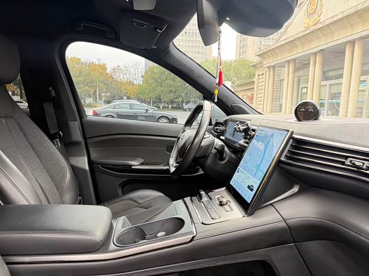 Фото 7 - Nio EC6