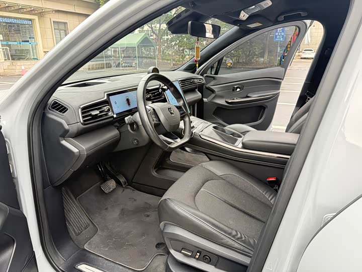 Фото 8 - Nio EC6