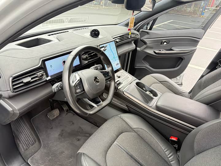 Фото 9 - Nio EC6