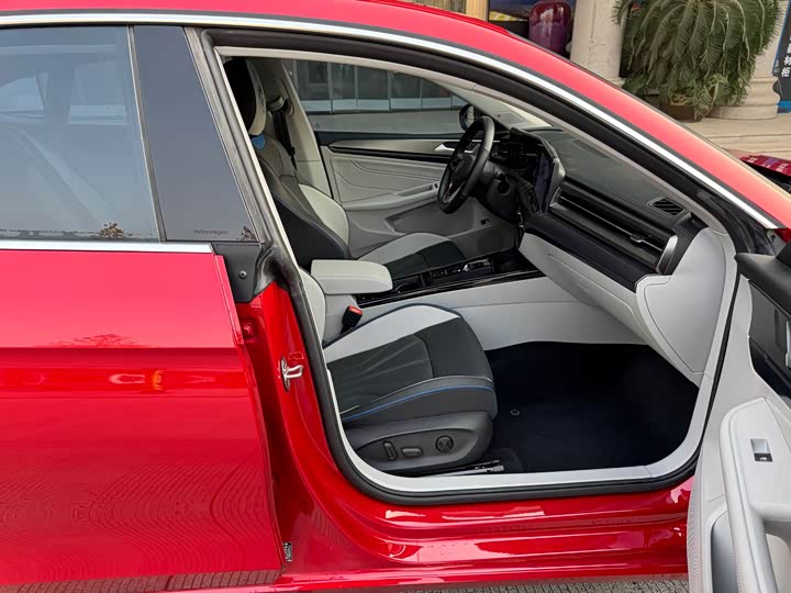 Фото 9 - Volkswagen Lamando L