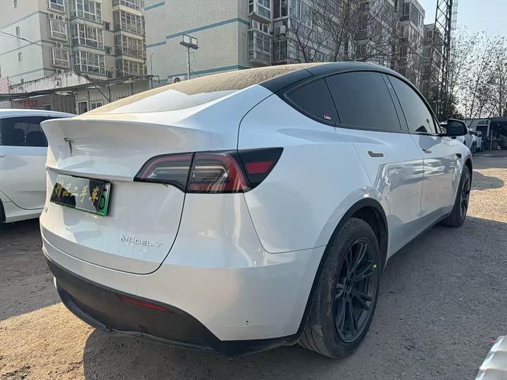 Фото 6 - Tesla Model Y