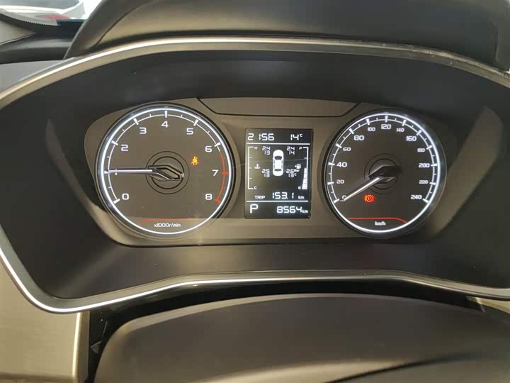 Фото 12 - Geely Coolray