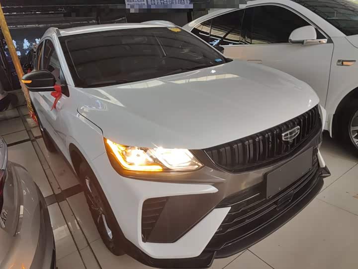 Фото 4 - Geely Coolray