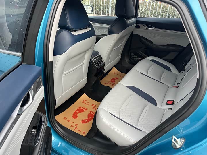 Фото 9 - Geely Preface