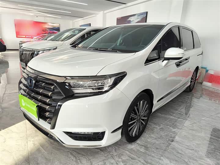 Фото 2 - Honda Elysion