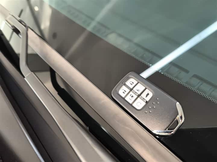 Фото 9 - Honda Elysion