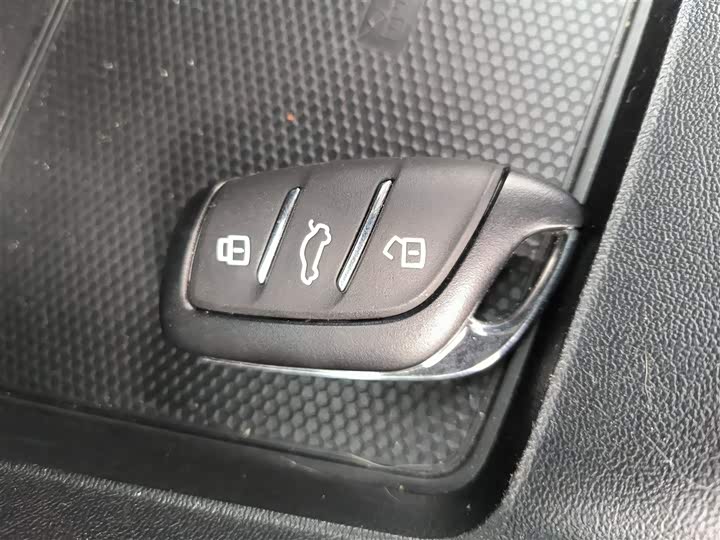 Фото 9 - MG Motor 5