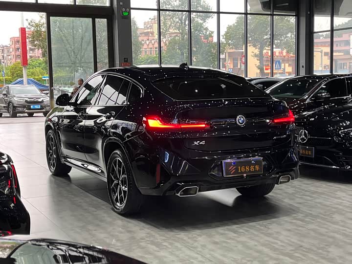 Фото 17 - BMW X4