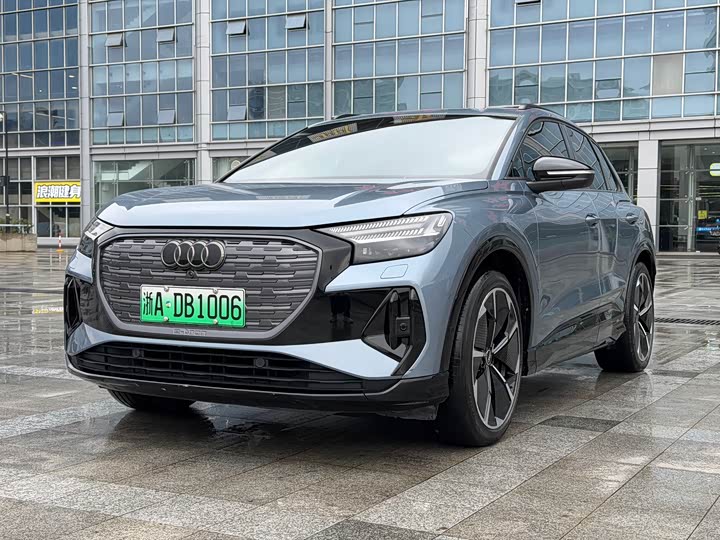 Фото 1 - Audi Q4 e-tron