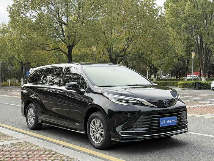 Фото 3 - Toyota Sienna