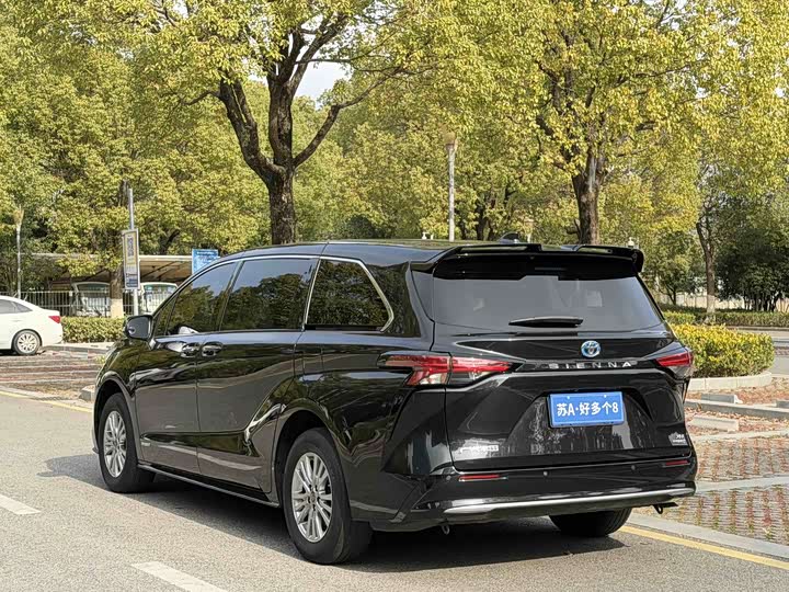 Фото 4 - Toyota Sienna