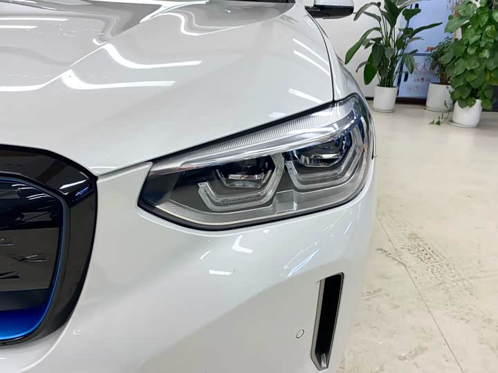 Фото 4 - BMW iX3