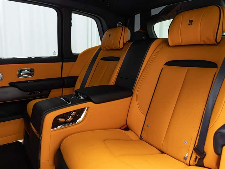 Фото 12 - Rolls-Royce Cullinan