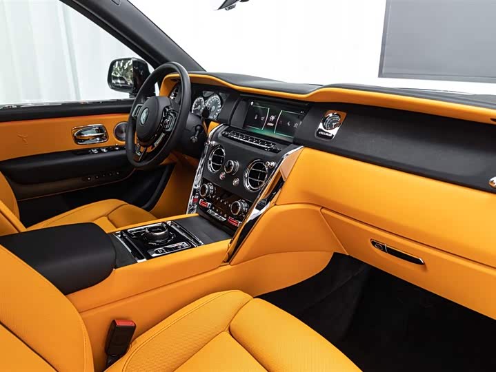 Фото 19 - Rolls-Royce Cullinan